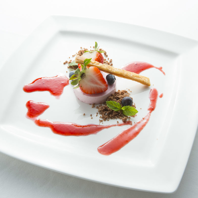 苺のムース(RESTAURANT envue（アンヴュー）)