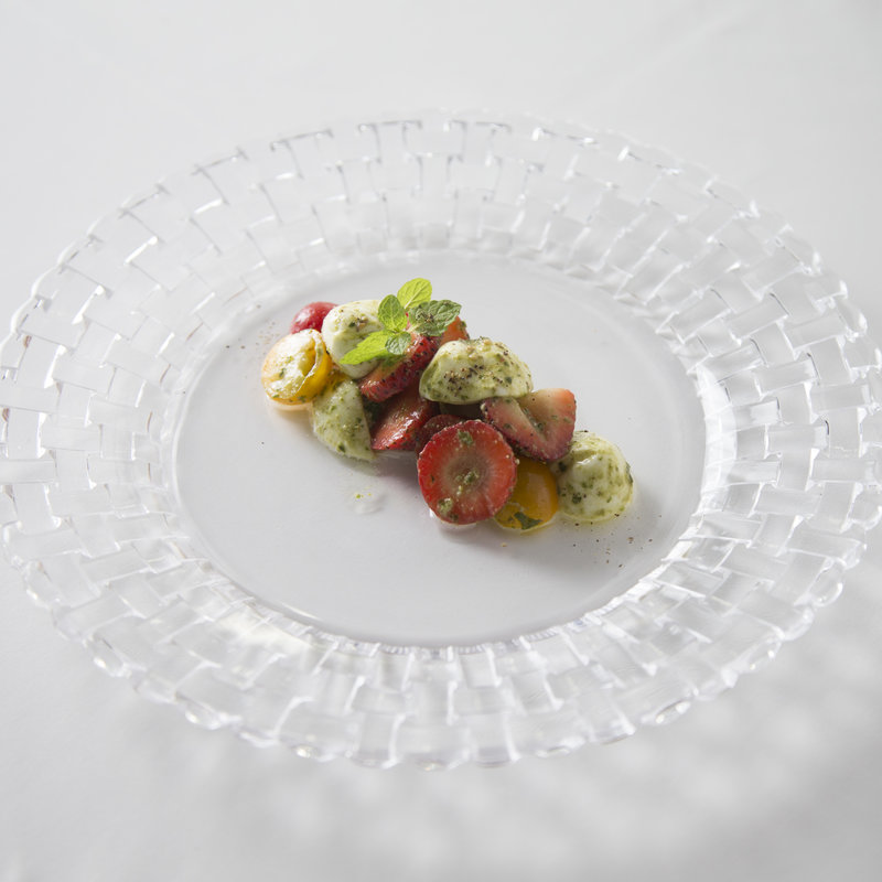 フルーツトマトとモッツアレラチーズのカプレーゼ(ローザロッチェITALiAN 心斎橋)