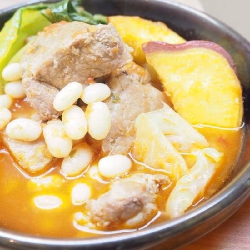 豚肩肉と白インゲン豆の煮込み(カフェ ド ガモヨン （café de GAMOYON）)