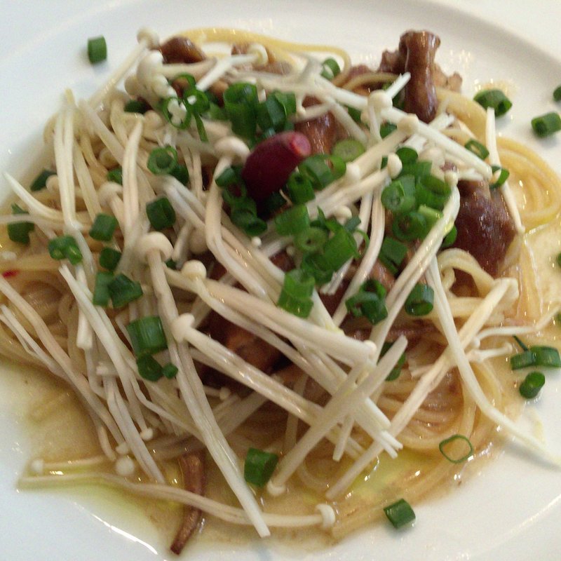 大なめこのペペロンチーノ(AW kitchen TOKYO 新丸ビル店 （AWキッチン、エーダブリュキッチン）)