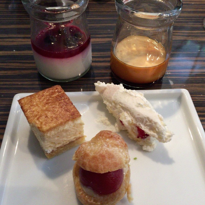 ランチのデザートビッフェ(AW kitchen TOKYO 新丸ビル店 （AWキッチン、エーダブリュキッチン）)