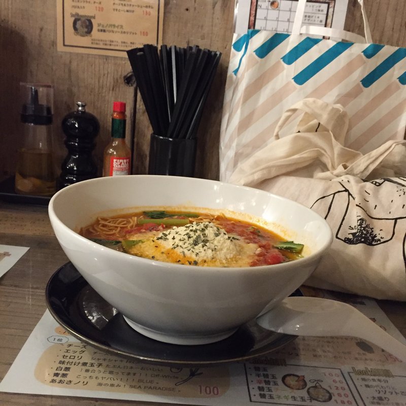 トマトラーメン(チーズ)(とまとラーメン)
