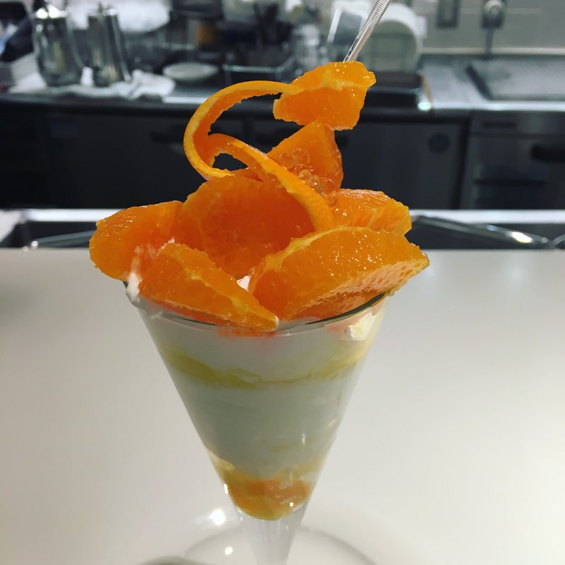 愛媛県産 せとかのパフェ(タカノフルーツパーラー パフェリオ本店)