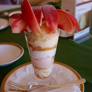 フルーツパフェ(フルーツパーク富士屋ホテル )