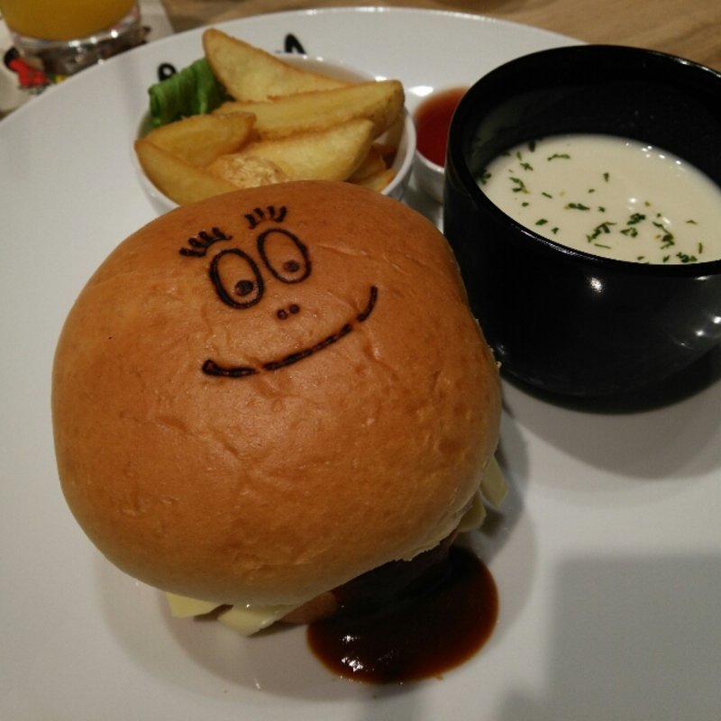 デミ ビーガンミートハンバーガー(Cafe Barbapapa(カフェ バーバパパ) 越谷レイクタウン店)