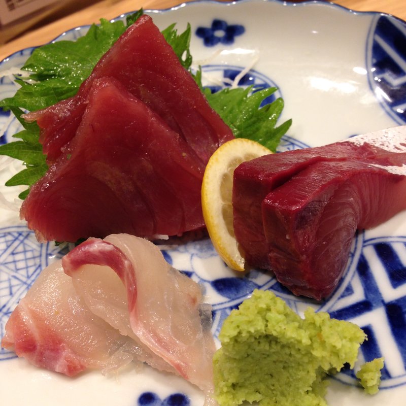 新幹線より早い刺身三種盛り(魚屋スタンド ふじ)