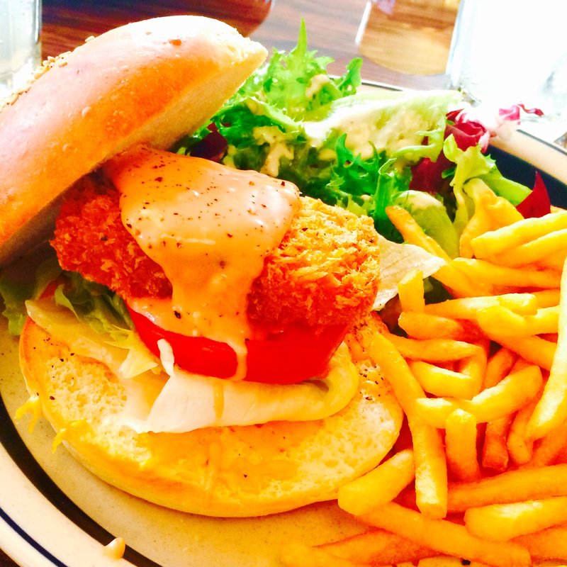 海老カツタルタルバーガー(MOJA in the HOUSE)