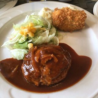 ハンバーグステーキ&カニクリームコロッケ(洋食キッチン シオン)