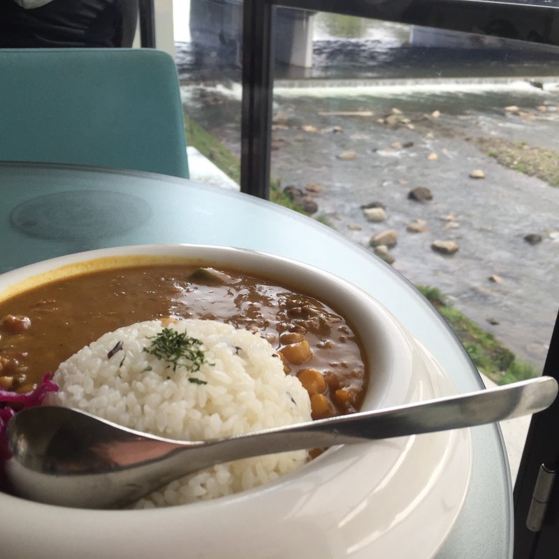 オクラと豆のカレーライス(エフィッシュ （ｅｆｉｓｈ）)