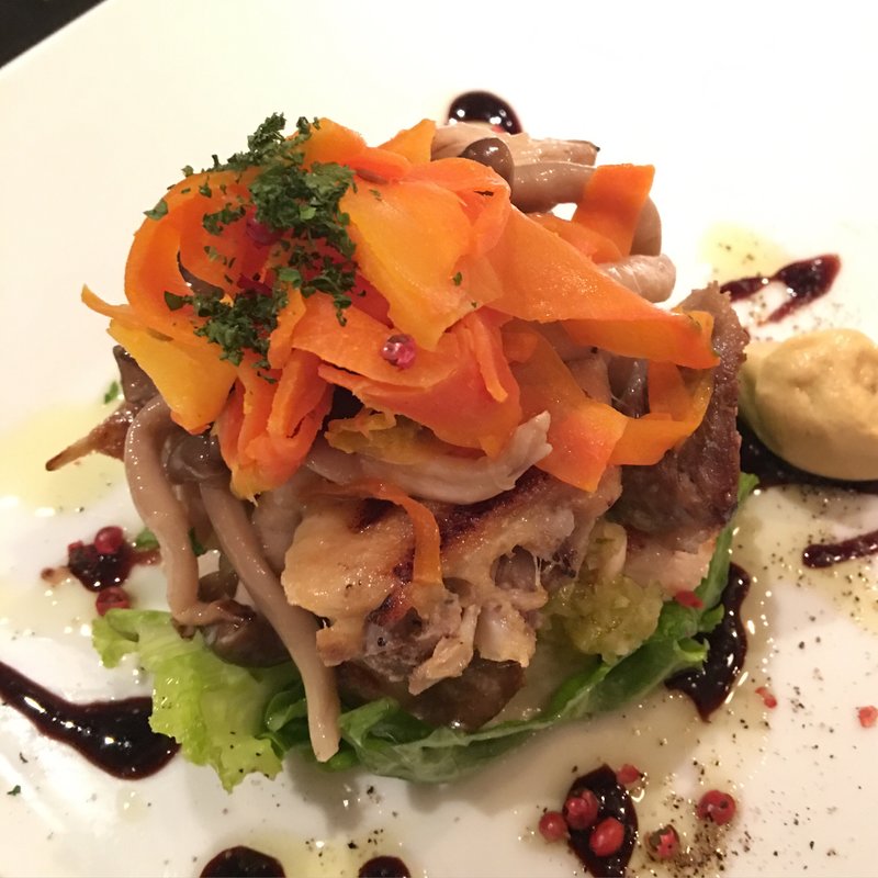 錦爽鶏と砂肝のコンフィグリル(レトノ Les TONNEAUX)