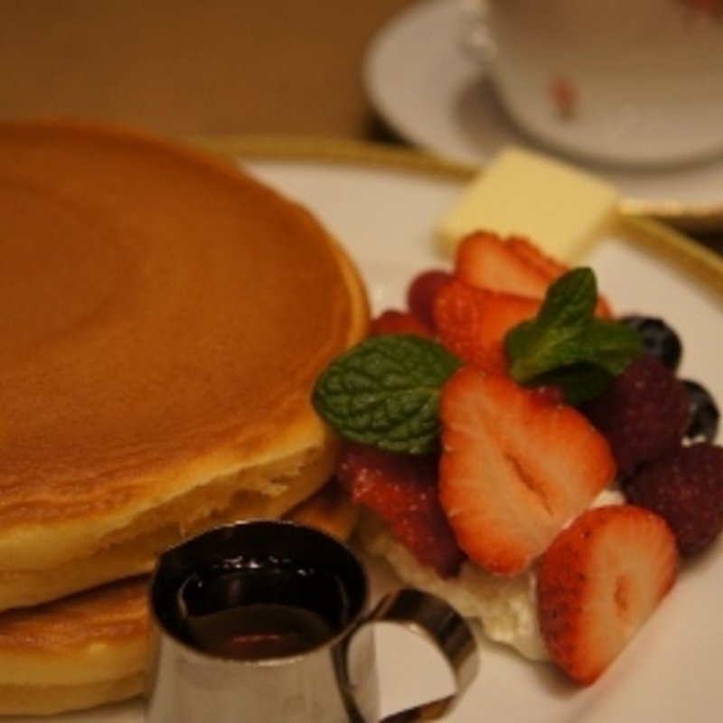 ホットケーキ 季節のコンフィチュール添え(丸福珈琲店 阪急西宮ガーデンズ店)