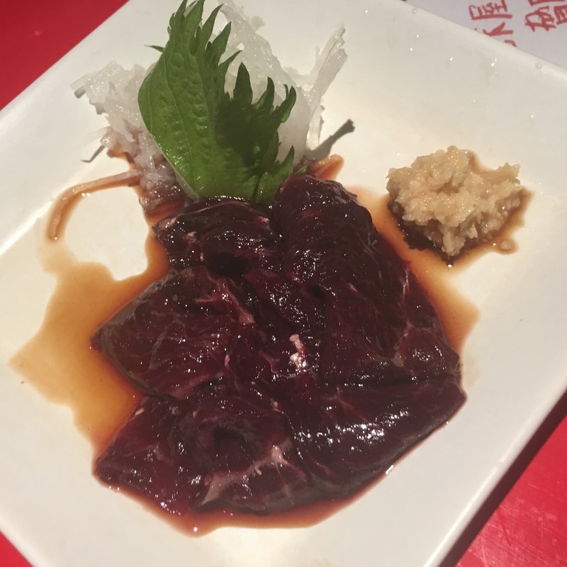 トドの刺身(珍獣屋)