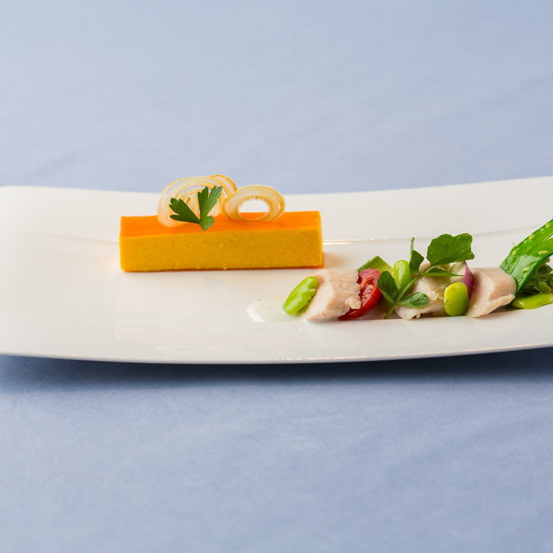 チーズケーキ　鶏肉のグリル(ミチノ・ル・トゥールビヨン )