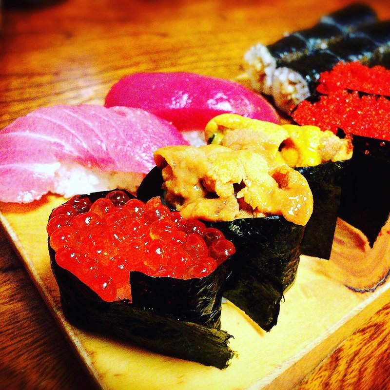 いくら うに えびっこ 中トロ 赤身 納豆細巻き(いろは寿司 本店)