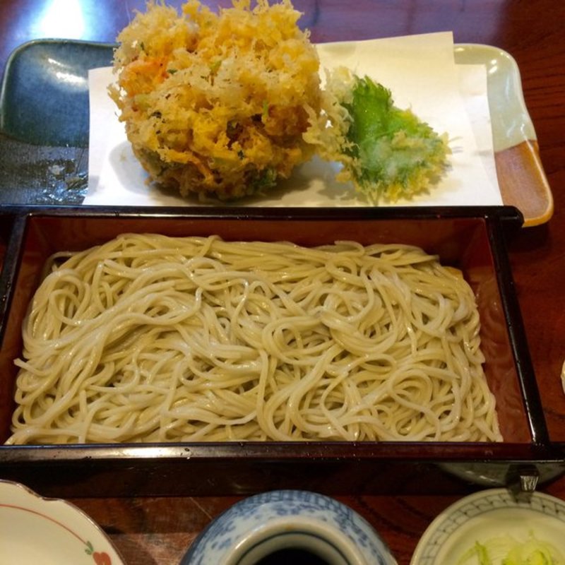旬の桜海老の天麩羅付き蕎麦(虎ノ門 大坂屋 砂場)