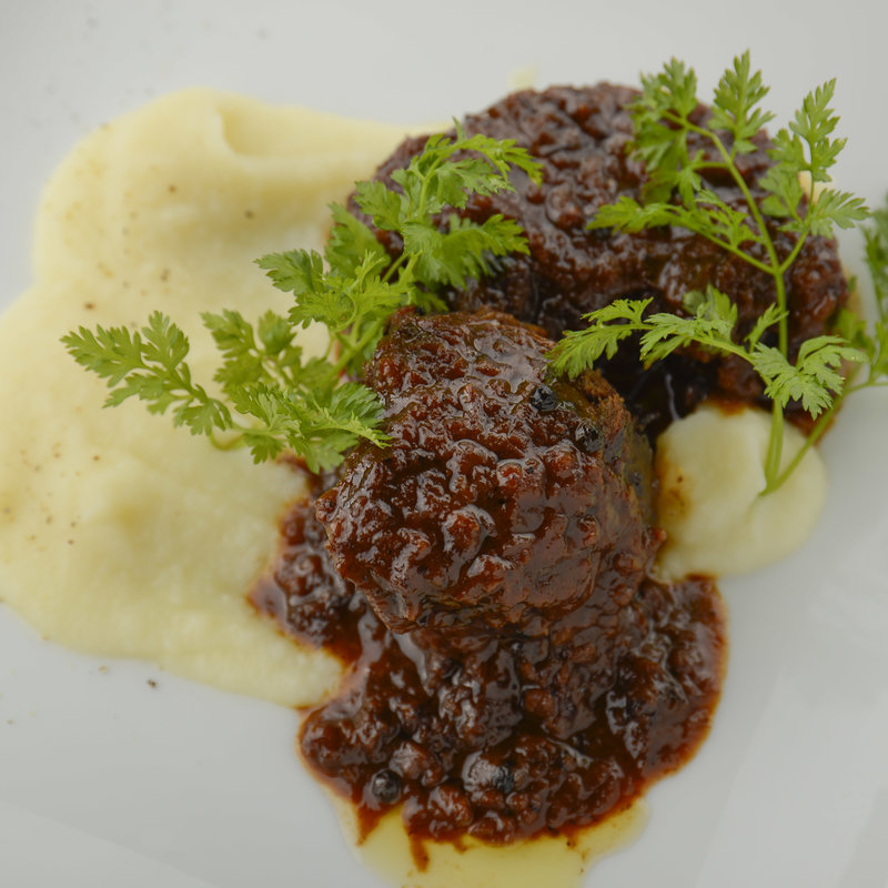 牛肉ホホ肉の赤ワイン煮込み(トラットリア　ガルガ)