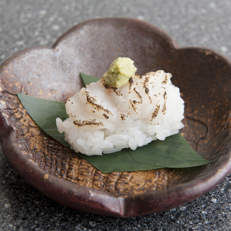 焼きふぐの握り(花膳)