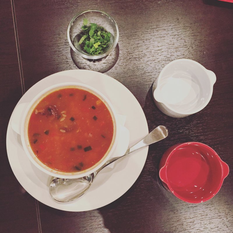 タコの出汁をスープにした雑炊(食堂ヒゲ )