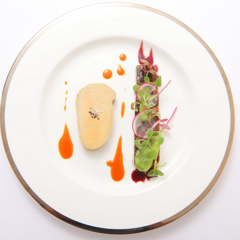 フォアグラのコンフィと一色産うなぎのくんせい(RESTAURANT CHEVAL BLANC)