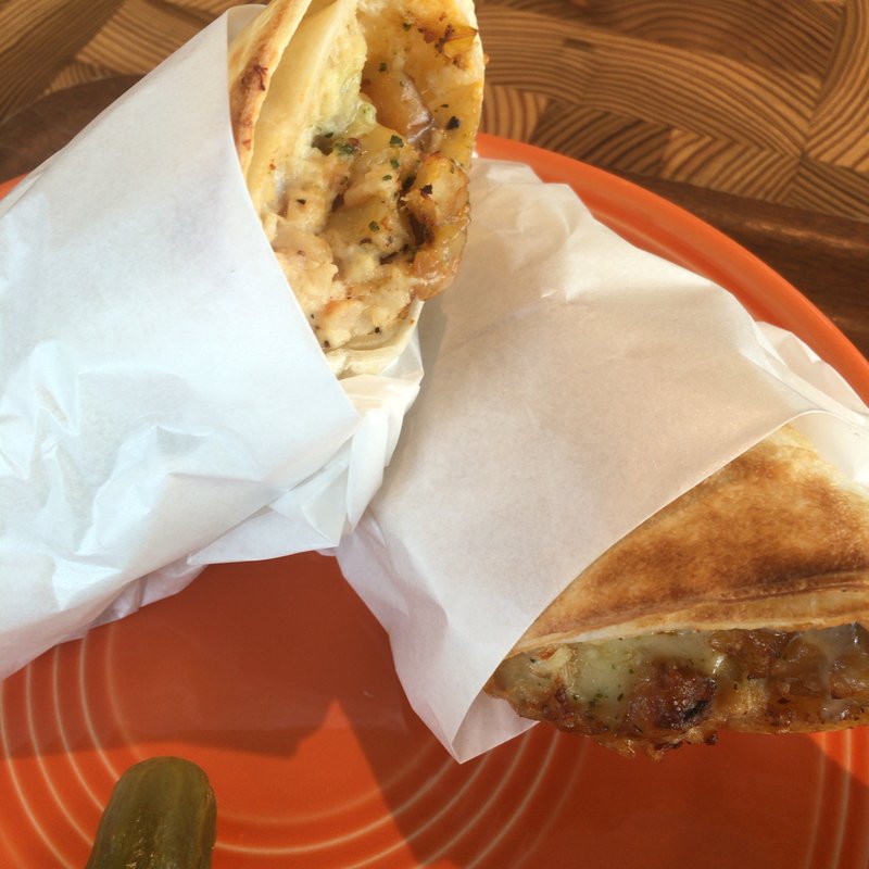 バジルチキンラップ(ネイバーフッド アンド コーヒー 玉川3丁目店 （Neighborhood and Coffee【旧店名】インスパイアード バイ スターバックス）)