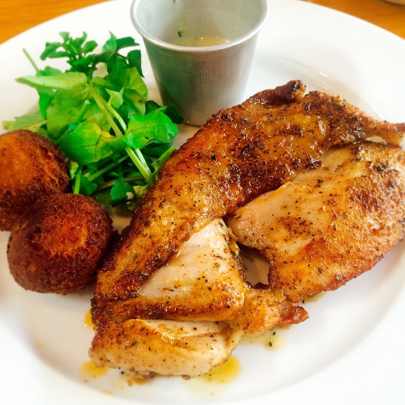 日南鶏地中海スパイスグリル(モントーク （montoak）)