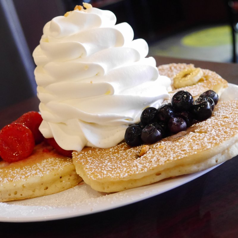 3fruit pancakes(Eggs'n Things Guam )