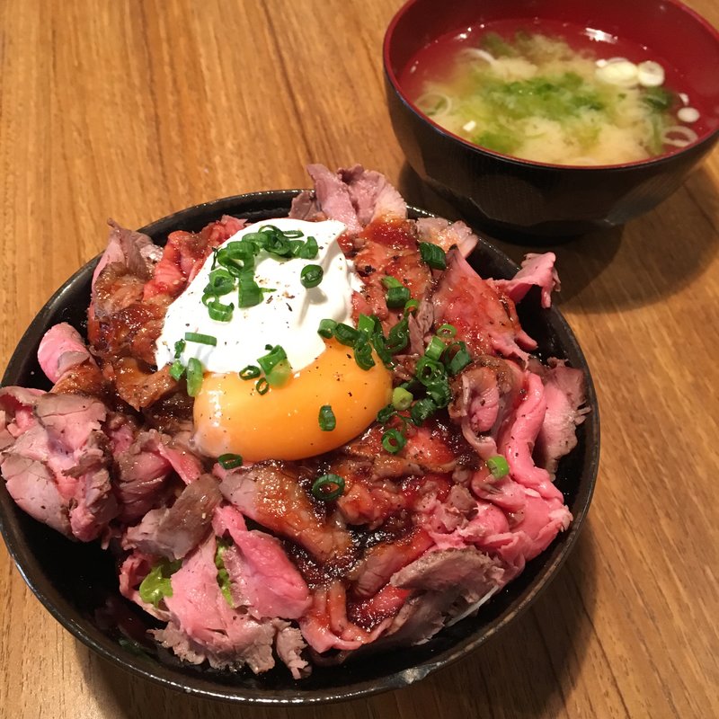 ローストビーフ丼(GATSBY)