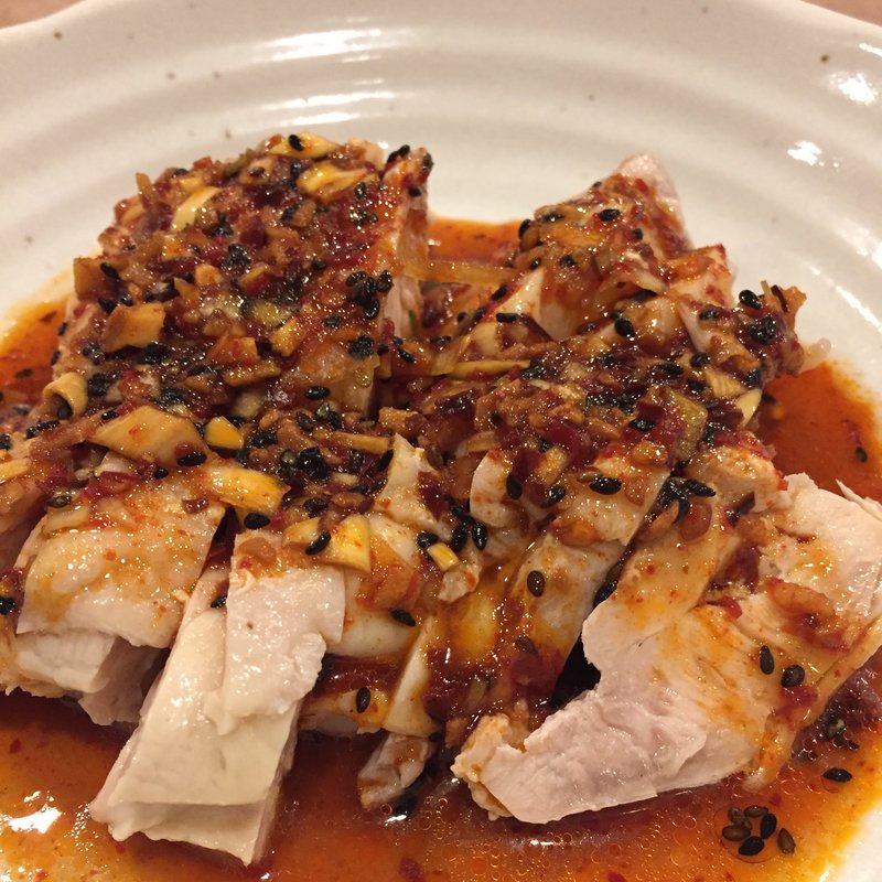 蒸し鶏 ピリ辛ソース(大興)