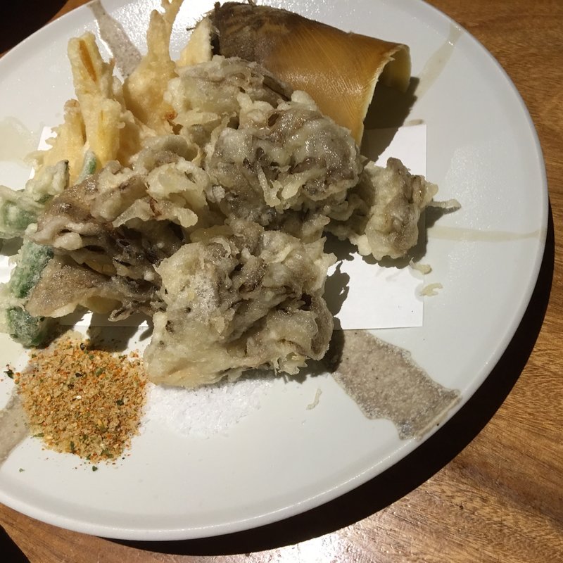 筍と舞茸の天ぷら(季節屋久)