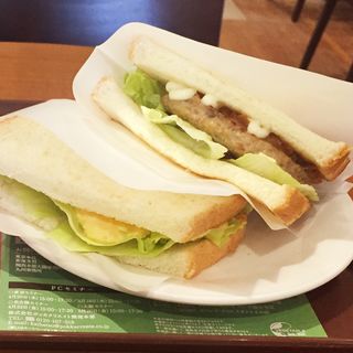2つのサンド グリルハンバーグとたまごサラダ(カフェ・ド・クリエ 天神今泉店 )