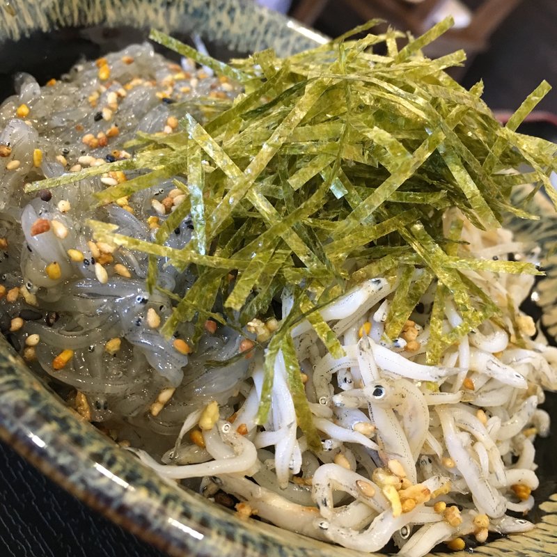 由比ヶ浜産 釜揚げしらすと生シラスの二色丼定食(鎌倉食堂)