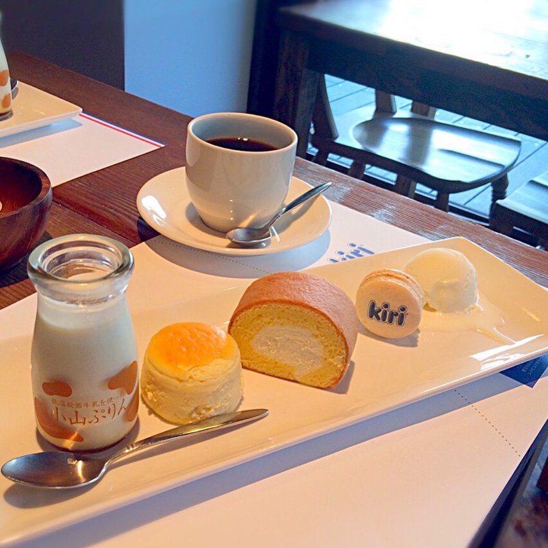 es koyamaプレート(ロイヤルガーデンカフェ)