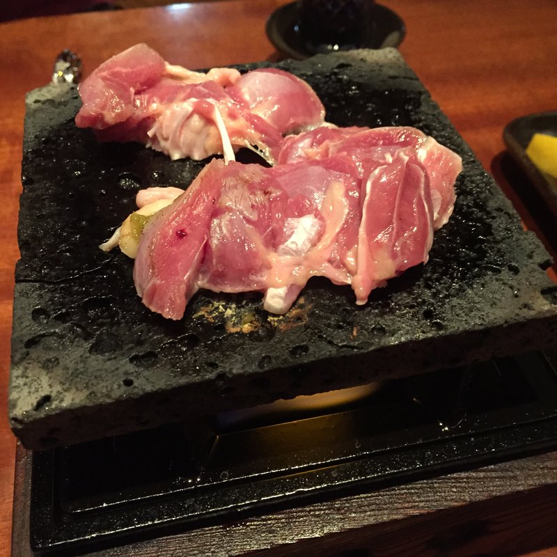 比内地鶏の溶岩焼き(わったりぼうず )