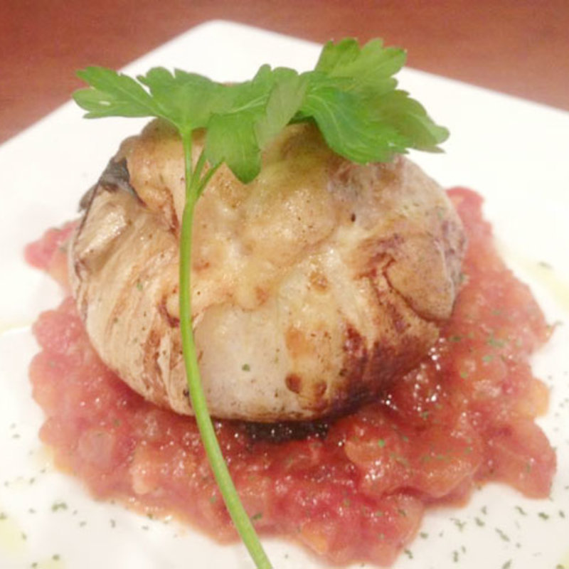 まるまる新玉ねぎ肉詰めトマトソース(あきん )