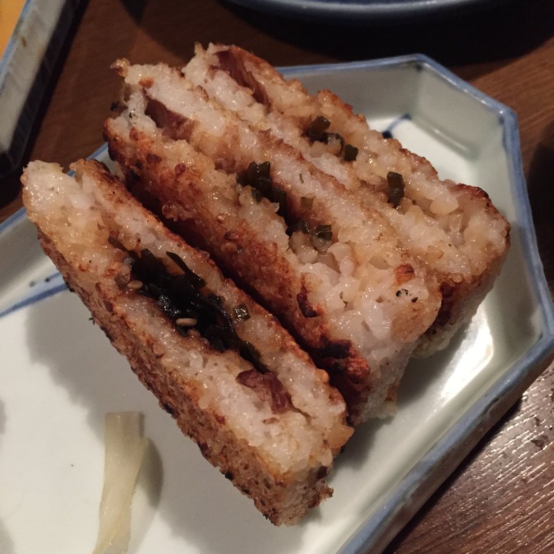 【名物】焼きおにぎり(居酒屋たぬき 新橋2号店)
