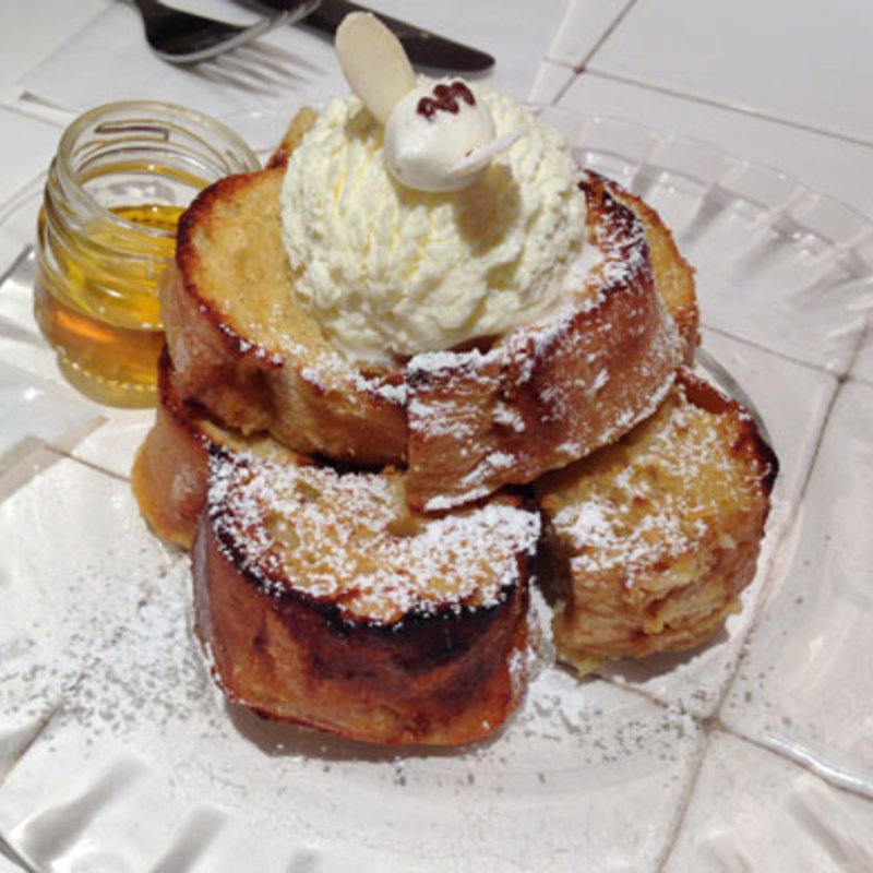 はちみつとホイップ発酵バターのフレンチトースト(サンデーブランチ 銀座マロニエゲート店)