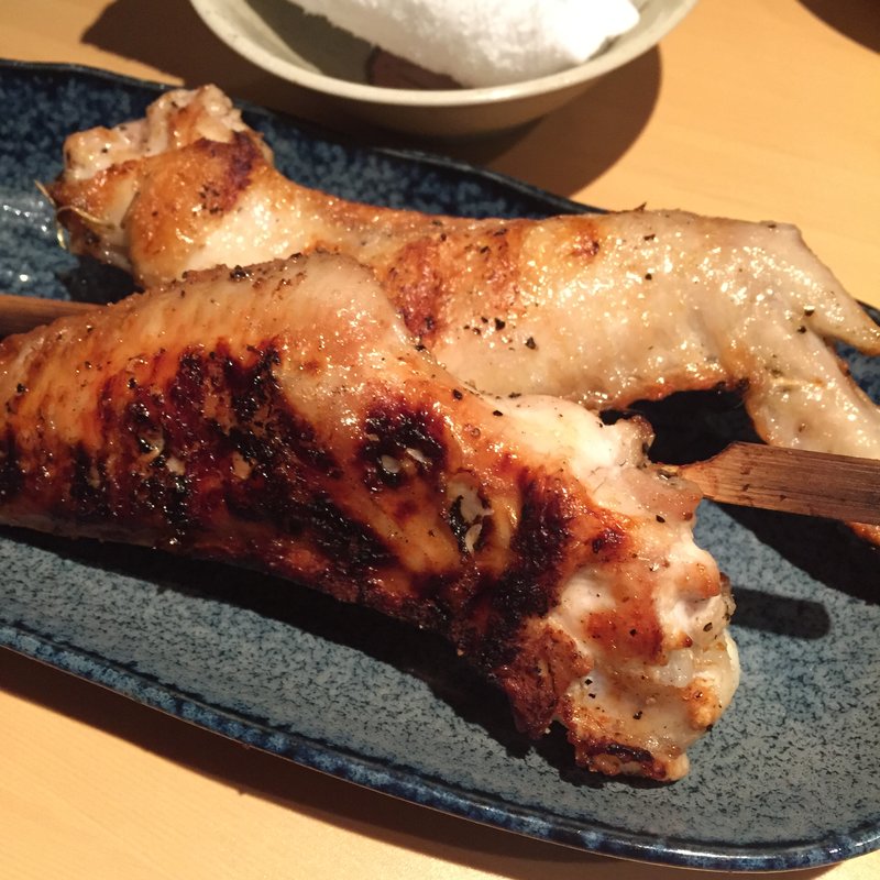 名物大手羽1本焼き(ふとっぱらや 手羽蔵)