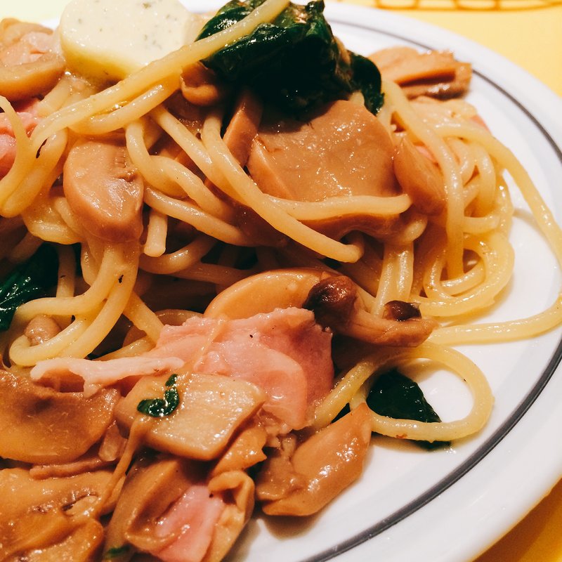 きのこバタースパゲティ(関谷スパゲティ )