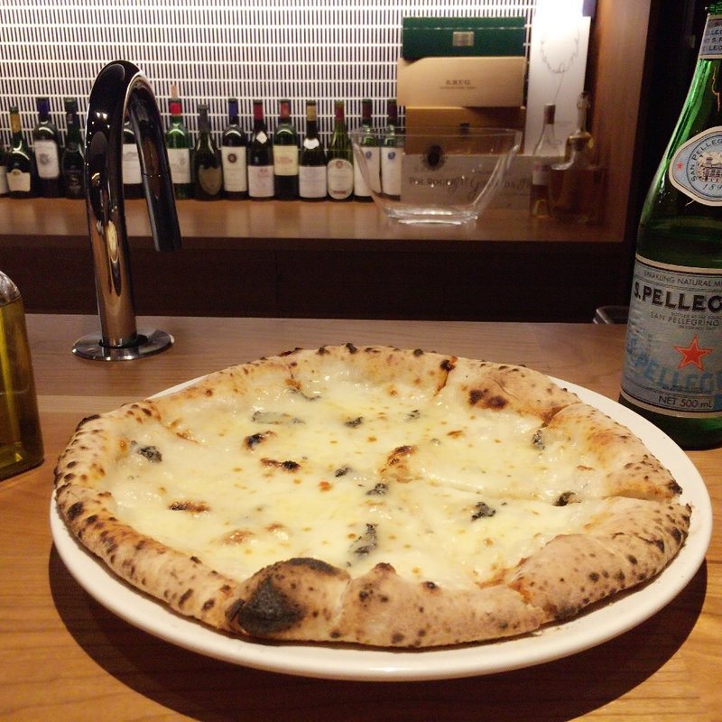 クアトロフォルマッヂ(エノテカパラディーゾ)