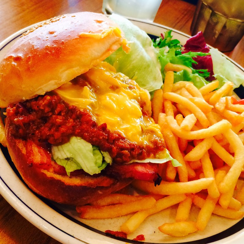 ベーコンエッグ＆チリソースバーガー(MOJA in the HOUSE)