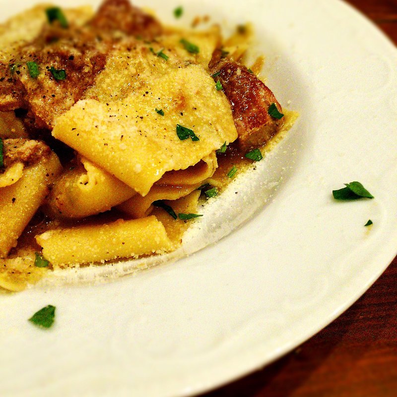 ラグーディマイーアレ（糸島豚のラグーソース、リボン状に切ったしっかりしたパスタと）(リングラッツェ)