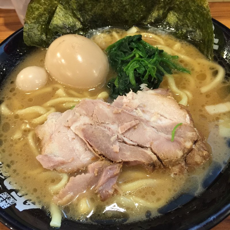 とんこつラーメン(池袋商店2号店 （イケブクロショウテン）)