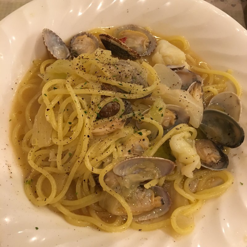 あさりとキャベツのビアンコ(オリーブ亭)