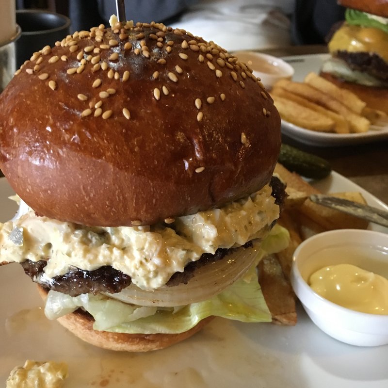 pampaバーガー チェダーチーズ&エッグ(~_~;)(ｐａｍｐａ)