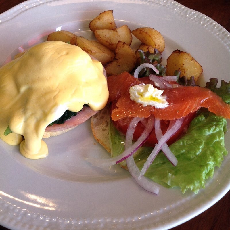 昼食(ロイヤルホスト 高蔵寺店 )