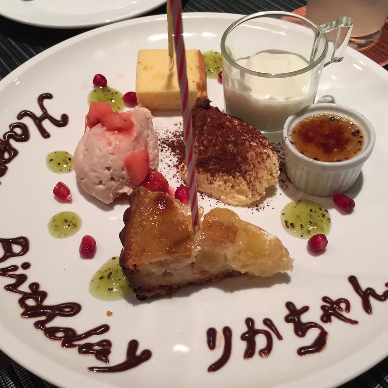 ケーキ盛り合わせ( ブラッセリーミエル)