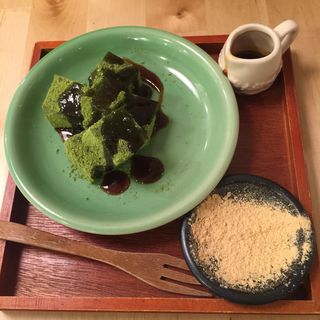 黒蜜わらびもち(kawara CAFE&KITCHEN + plus 渋谷 （カワラ カフェアンドキッチン プラス）)