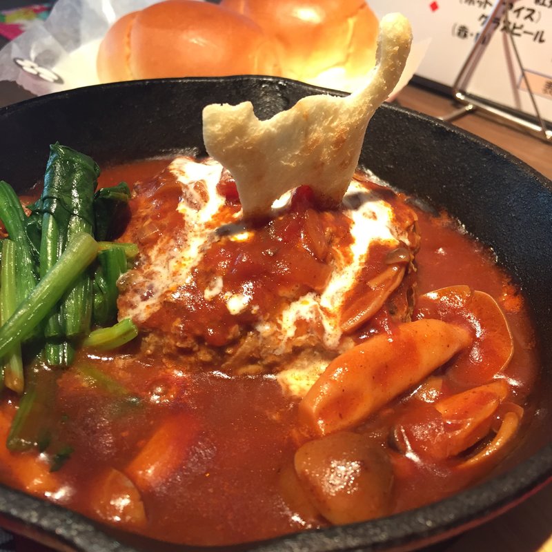 手作り煮込みハンバーグ(七面坂NecoJitaya（ネコジタヤ）)