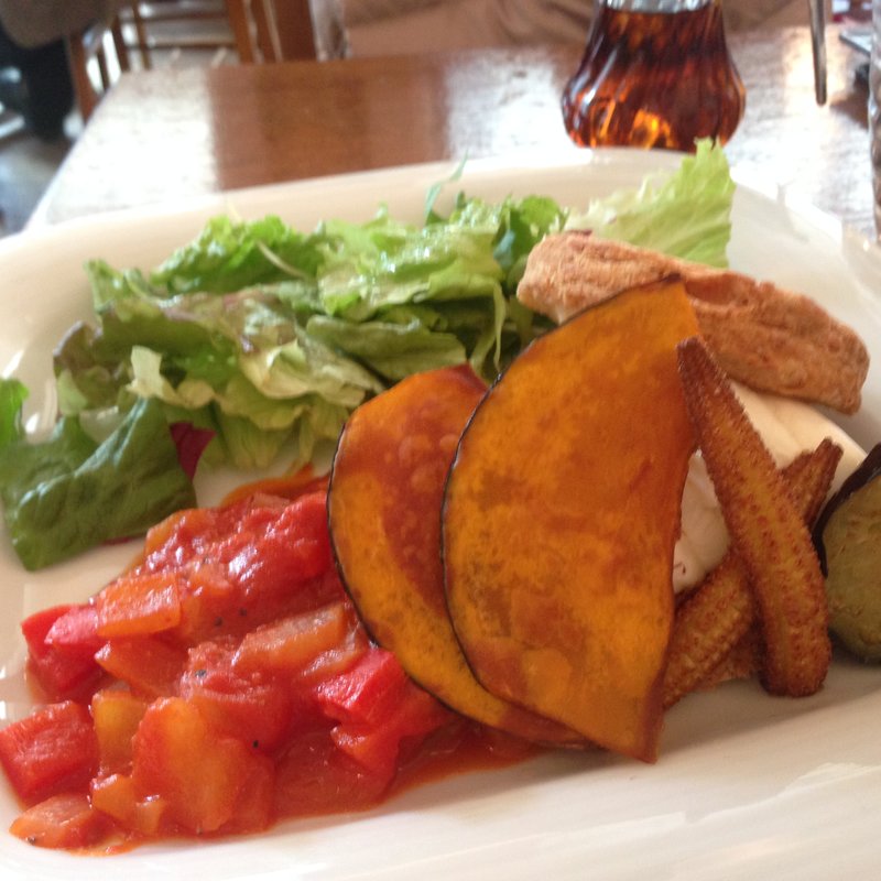 ラタトゥイユとクリームチーズのビスケットサンド(チェルシーカフェ浦和パルコ店)