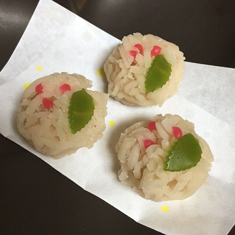 雪待ちきんとん(すずめや )